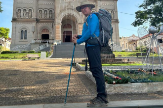 Eloizio Gomes Afonso Duraes mostra como o teatro pode ser um poderoso instrumento de transformação social e cultural.