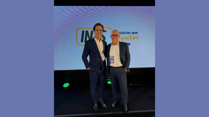 Com insights de Ian dos Anjos Cunha, descubra como líderes contemporâneos exercem poder através da influência e não da imposição.